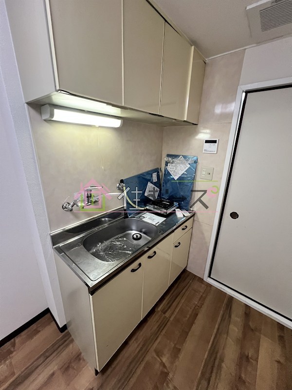 シロハイヌ新大阪 キッチン