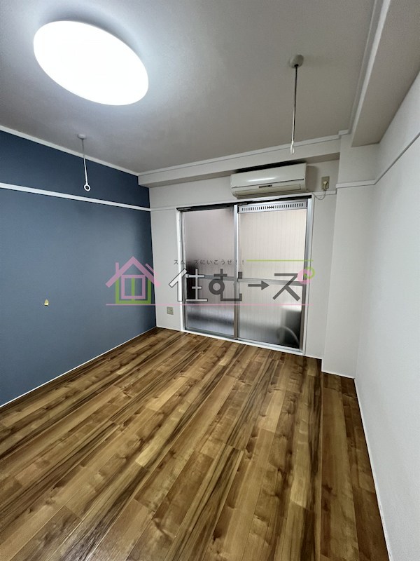 シロハイヌ新大阪 ベッドルーム