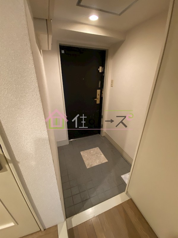 グランヴィ新大阪 玄関