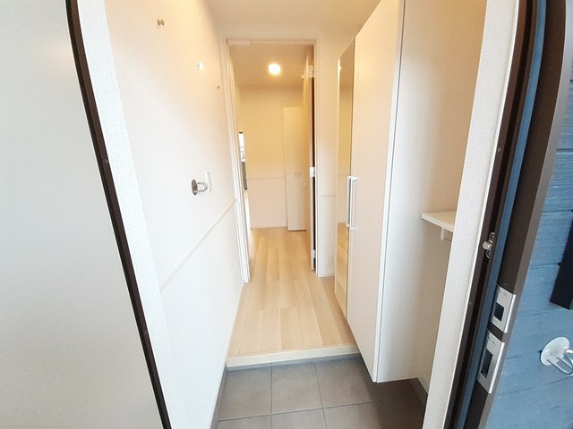 レガーミ・Ｆ 玄関