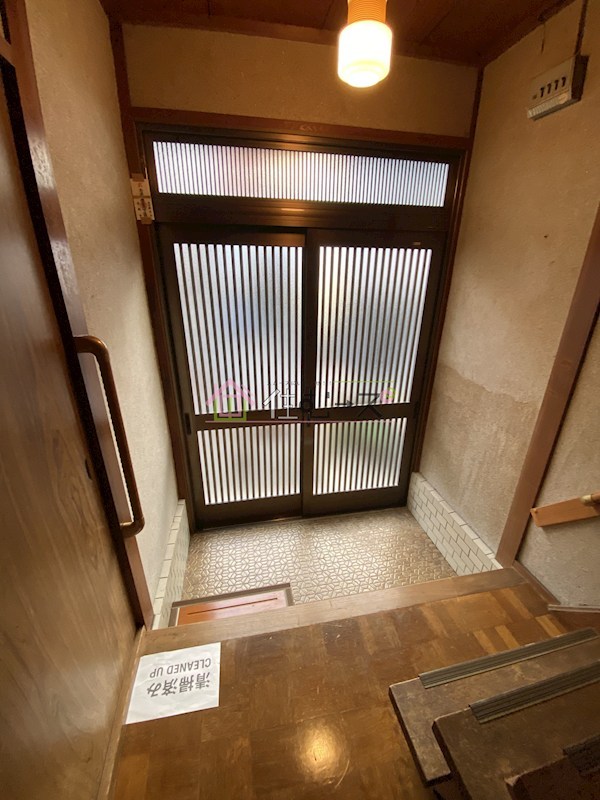 港区市岡3丁目戸建 玄関