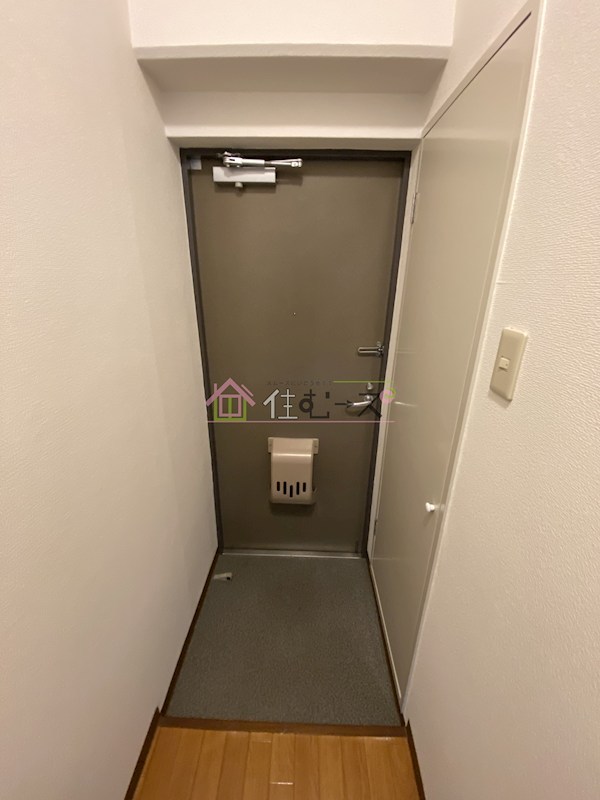 港スカイハイツ 玄関