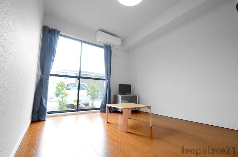 レオパレスルピナス リビング