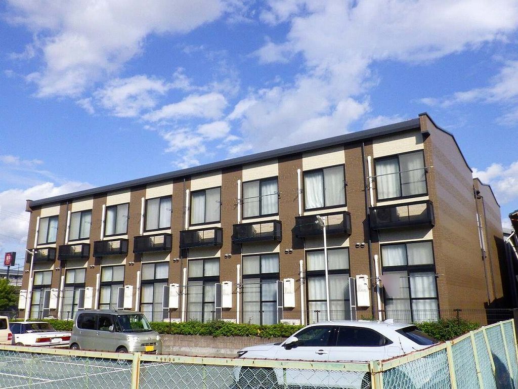 レオパレスけやき 外観