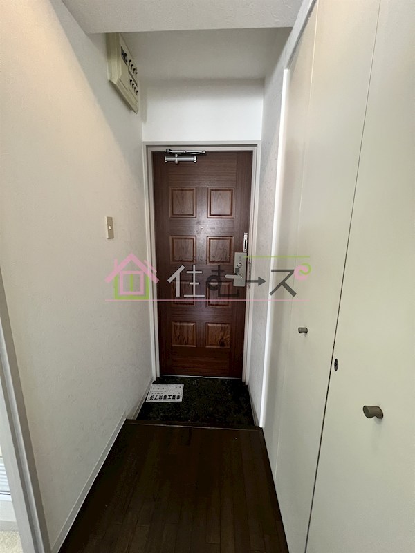 パラドール北加賀屋 玄関