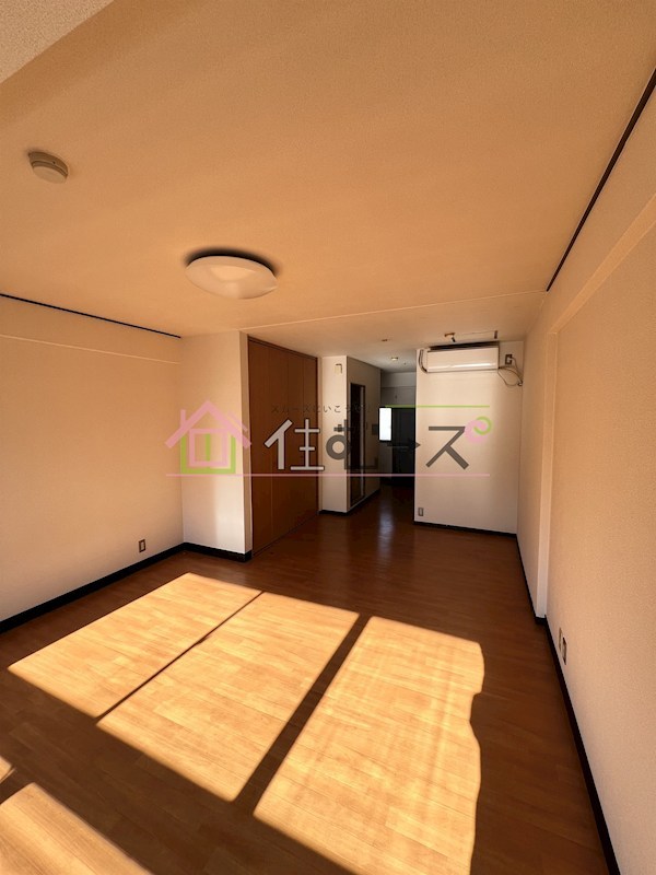 グロー東加賀屋 リビング