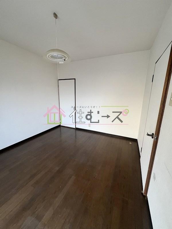 住之江区泉１丁目戸建 リビング