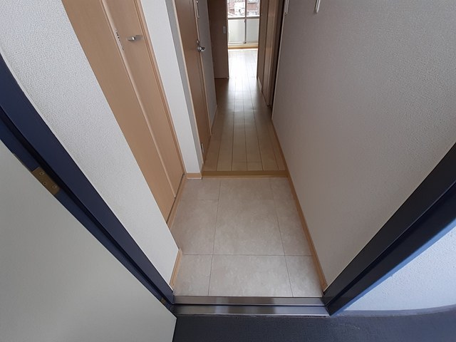 プラティークヌーヴォー 玄関