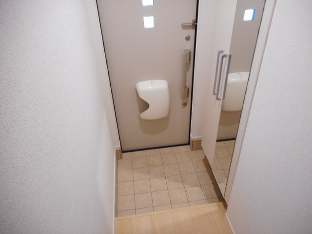 ルーチェ　エテルノ 玄関