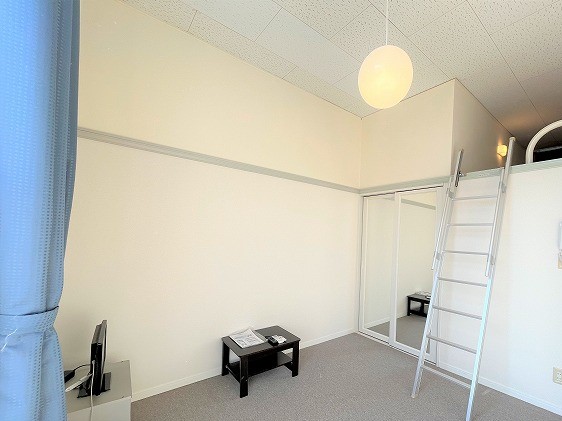 レオパレスセントラル ベッドルーム