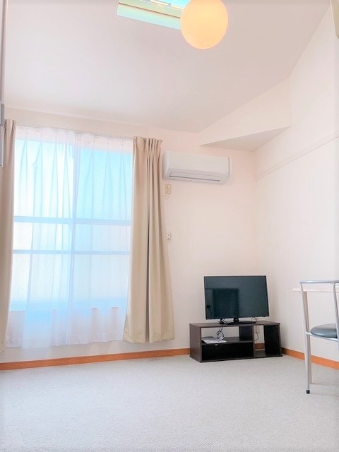 レオパレス鳴尾浜 リビング