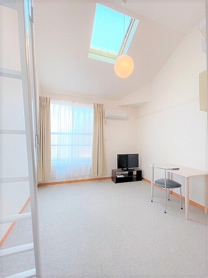 レオパレス鳴尾浜 ベッドルーム