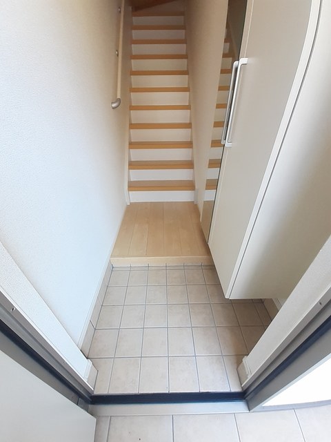 ネオブローテ泉佐野 玄関