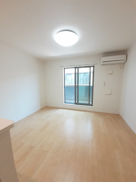 ネオブローテ泉佐野 リビング