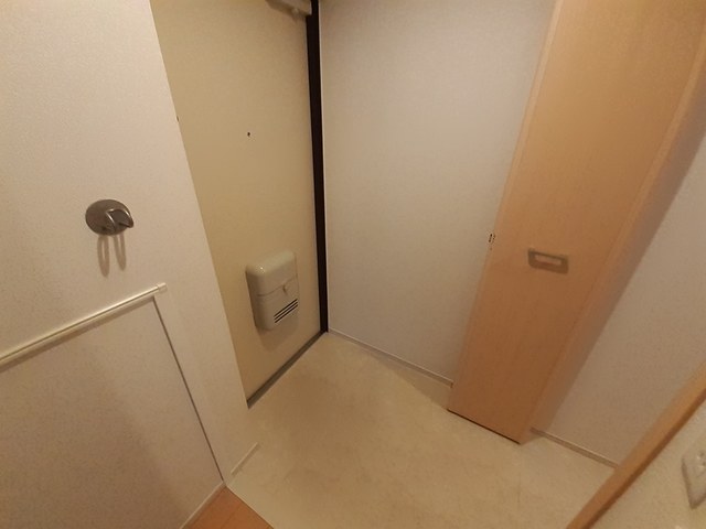 ネオ・シルフィール 玄関