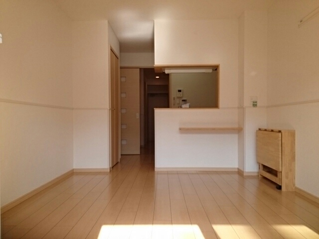 サニーキャンプ　今池 リビング