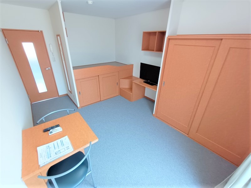 レオパレス愛 ベッドルーム