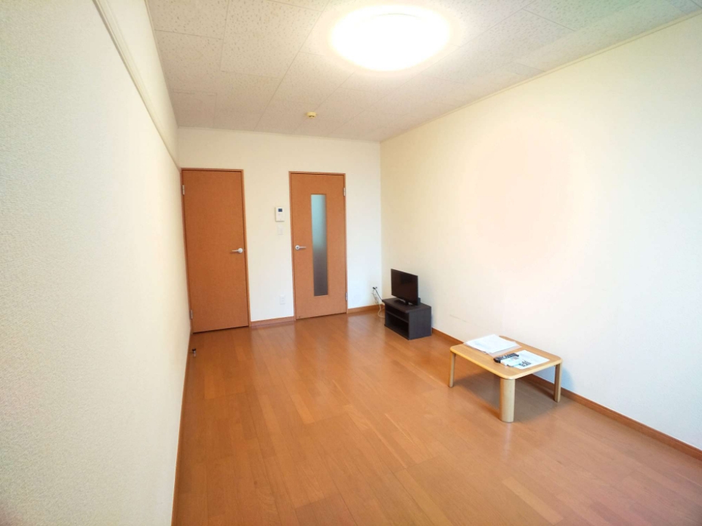 レオパレス富田林西 ベッドルーム