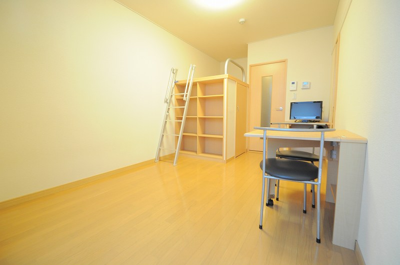 レオパレスパサート リビング