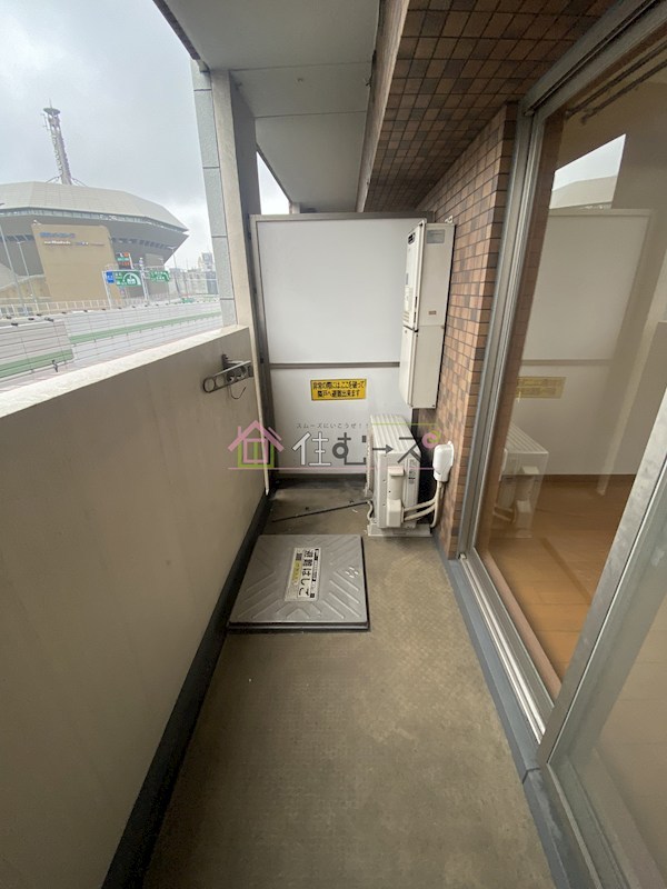 プレサンス難波OCAT前 ベランダ