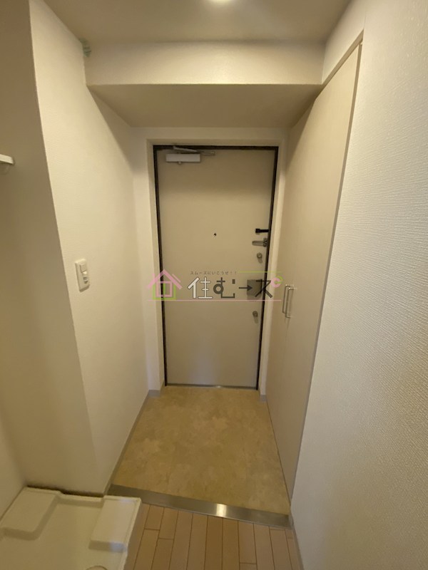 エステムプラザ難波WESTリバークロス 玄関