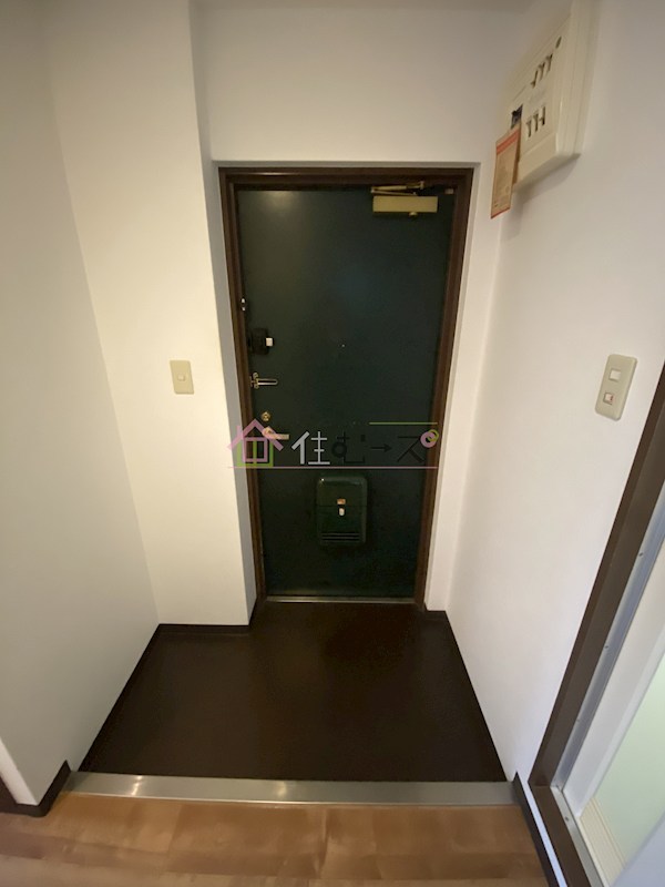 ヴィラージュ元町 玄関