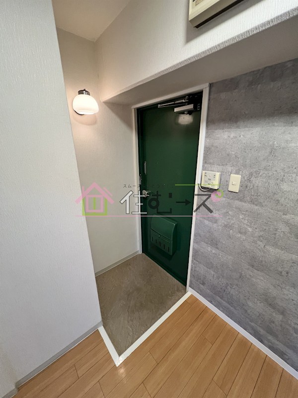 ピジェブラン九条 玄関