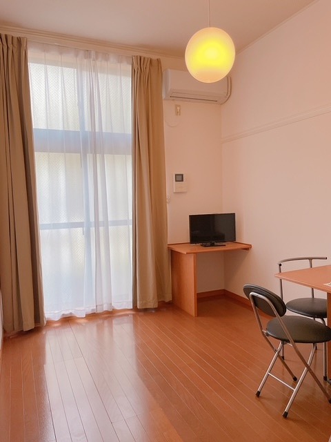 レオパレスウィル鳴尾 リビング