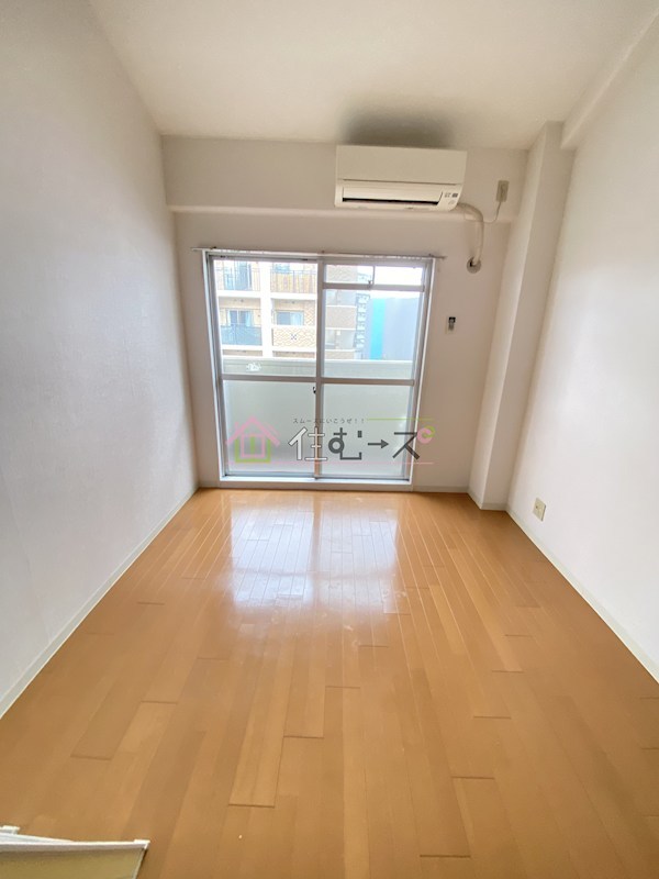 グランドーム国際 ベッドルーム