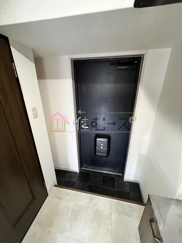 クオーレ十三東 玄関