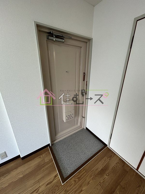 ロイヤル長吉 玄関