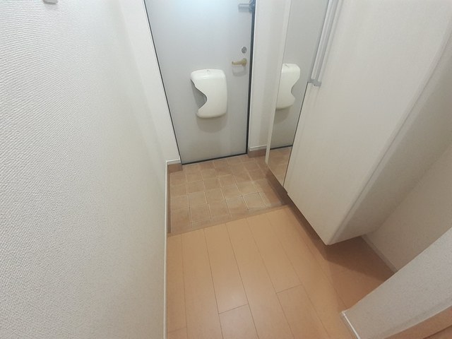 カーサ立部 玄関