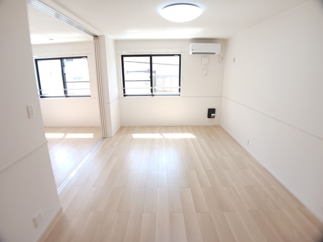 メゾンカルム　舟木 リビング