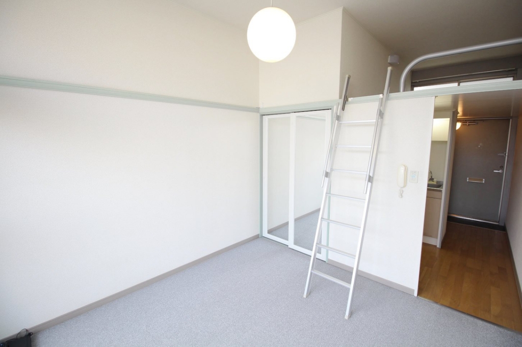 レオパレス住吉四番館 リビング