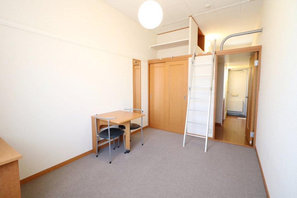 レオパレスボナール ベッドルーム