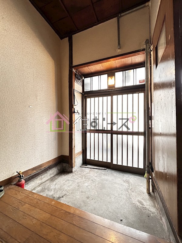 放出西Dテラス 玄関