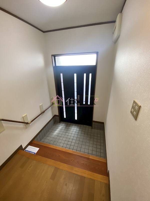 中道4丁目戸建 玄関
