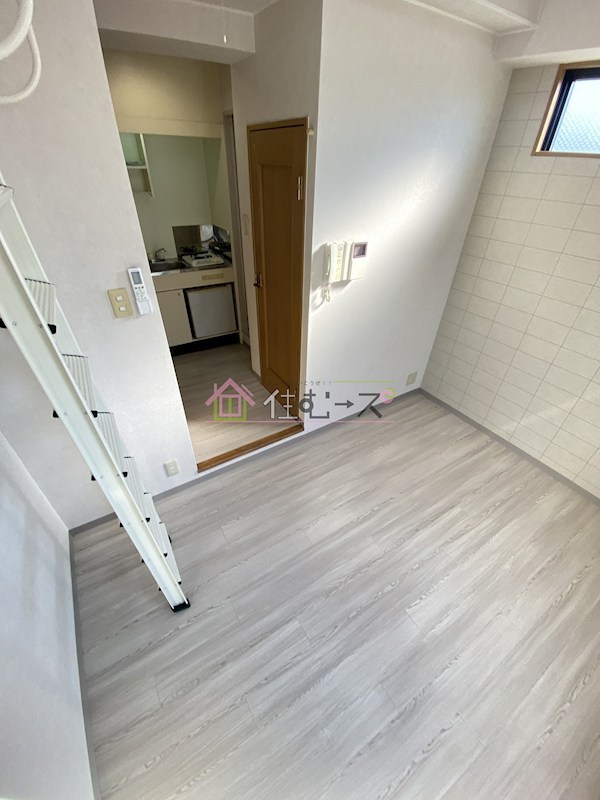 プチコート今里 リビング