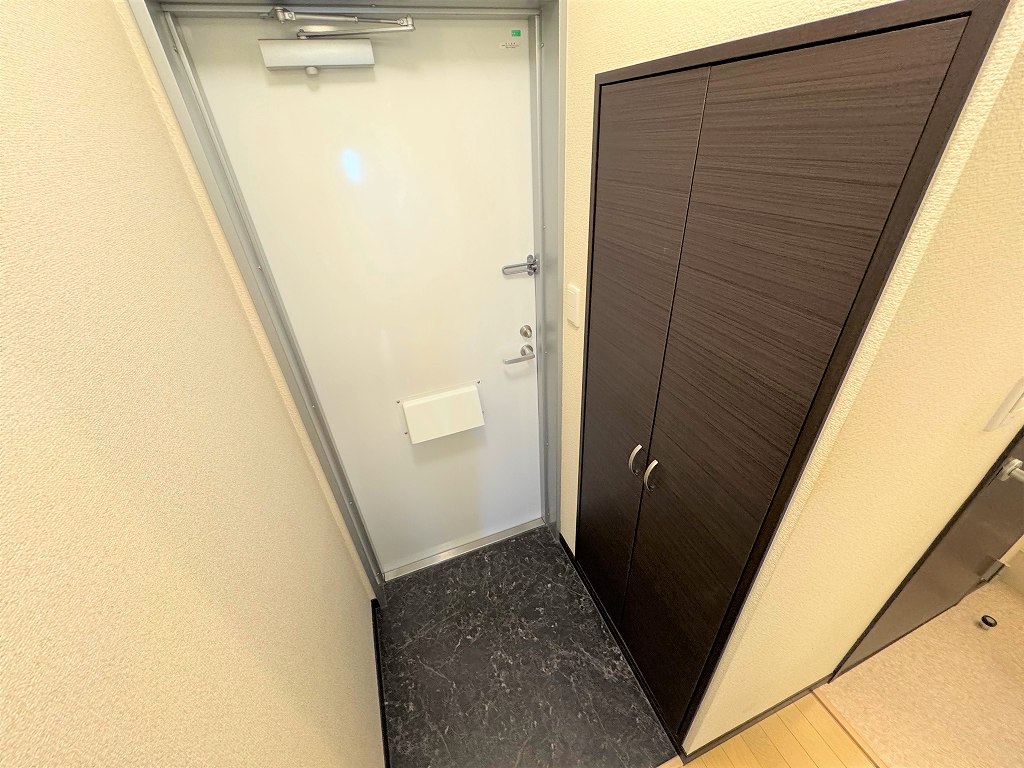 レオネクストセリバテール仁川Ⅱ 玄関