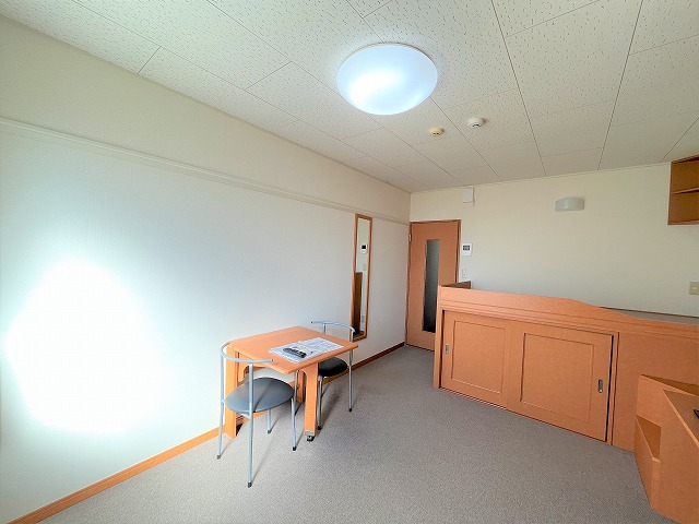 レオパレスサンエイ リビング