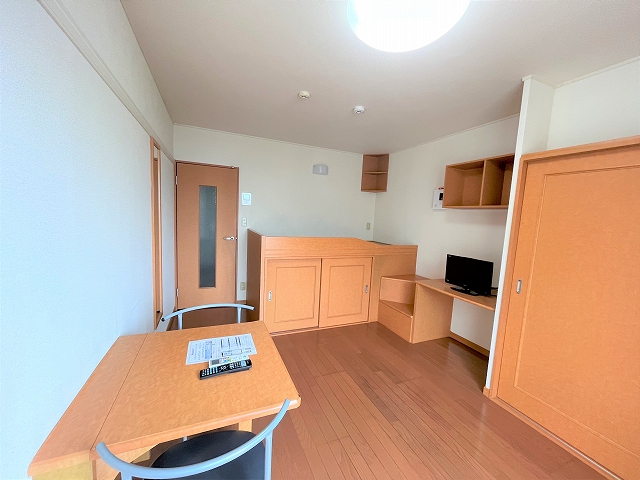 レオパレスサンエイ ベッドルーム