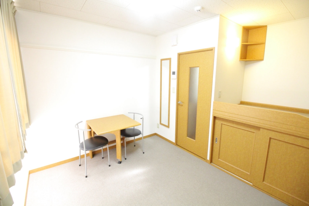 レオパレスラパン ベッドルーム