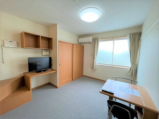 レオパレスアクアマリン リビング