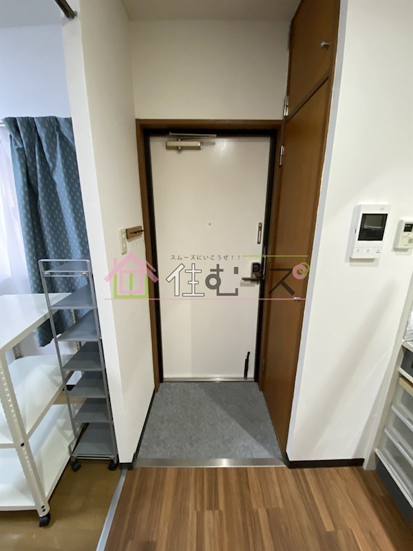 センエイ谷四 玄関