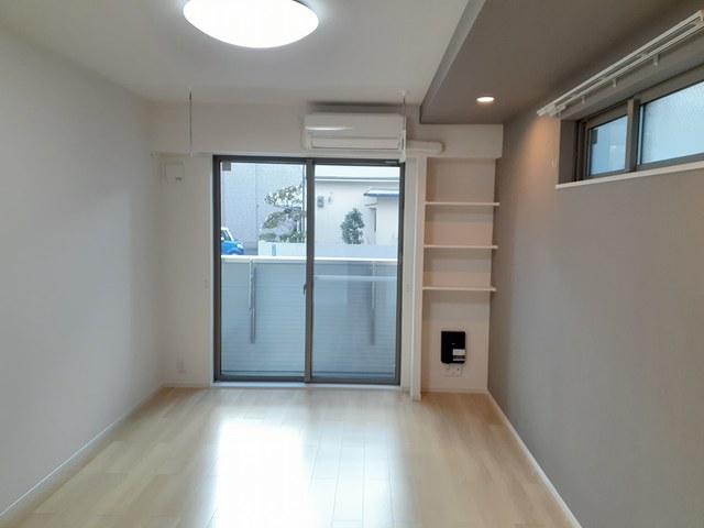 ゼファー　四辻 リビング