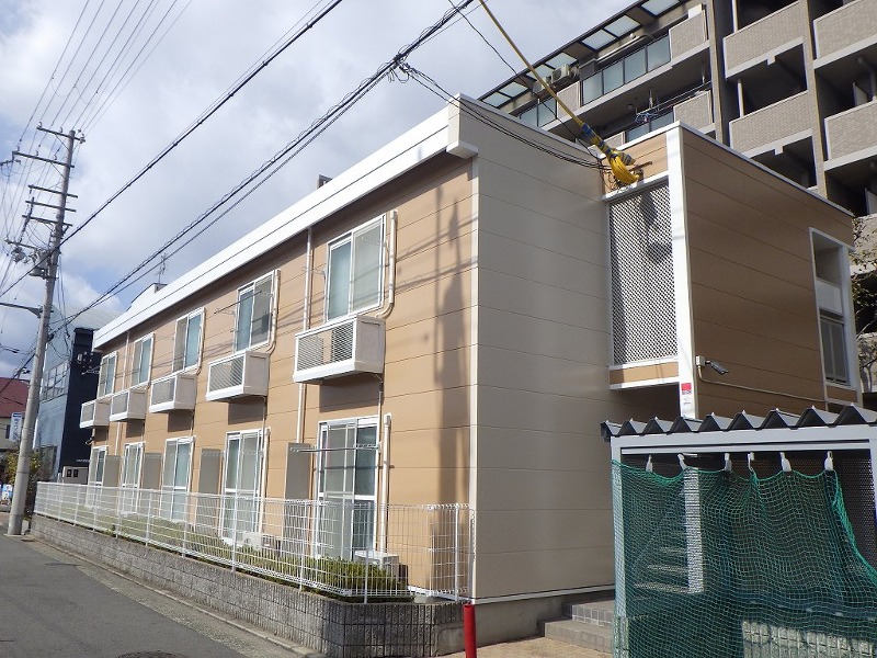 レオパレスエクレール甲子園口 外観