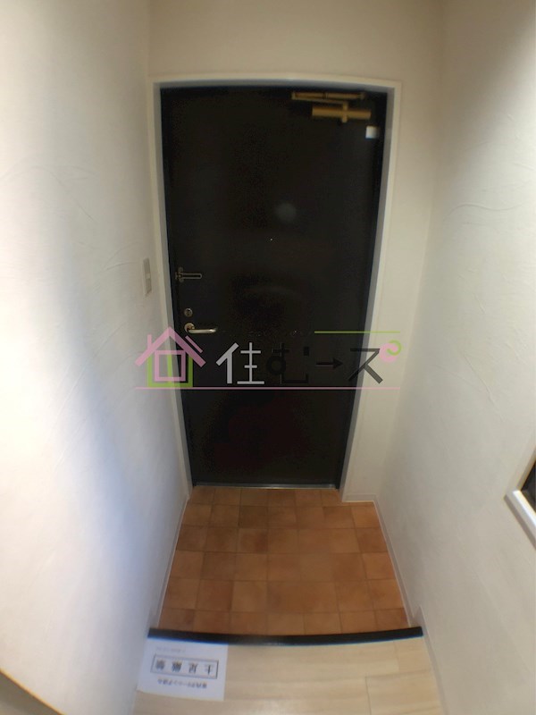 カルマーレナンバウェスト 玄関