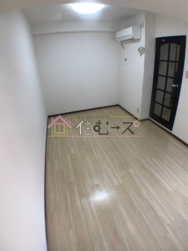 カルマーレナンバウェスト リビング