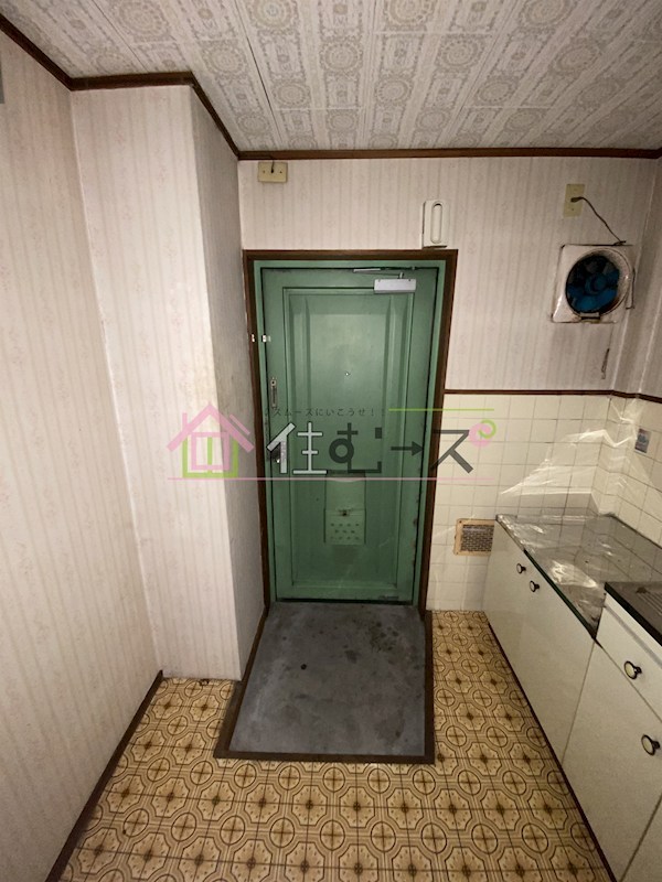 寿マンション 玄関