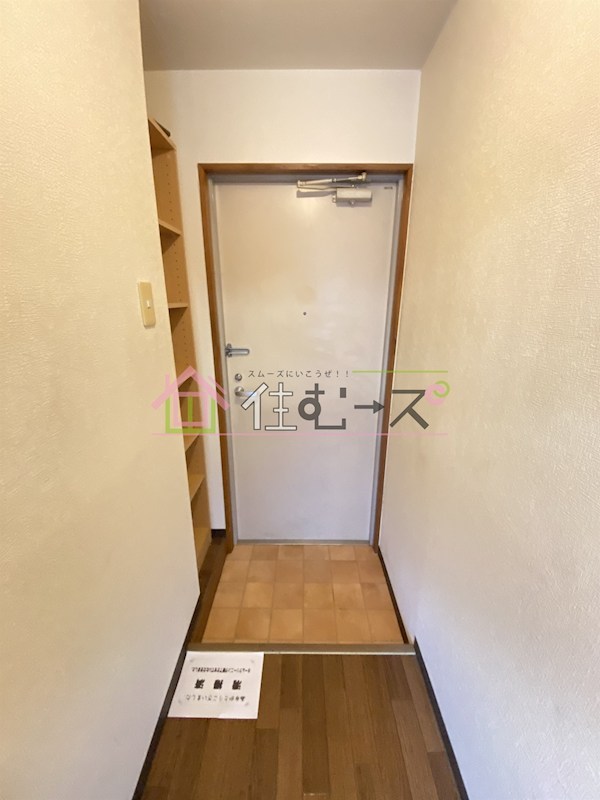 マンション輝 玄関